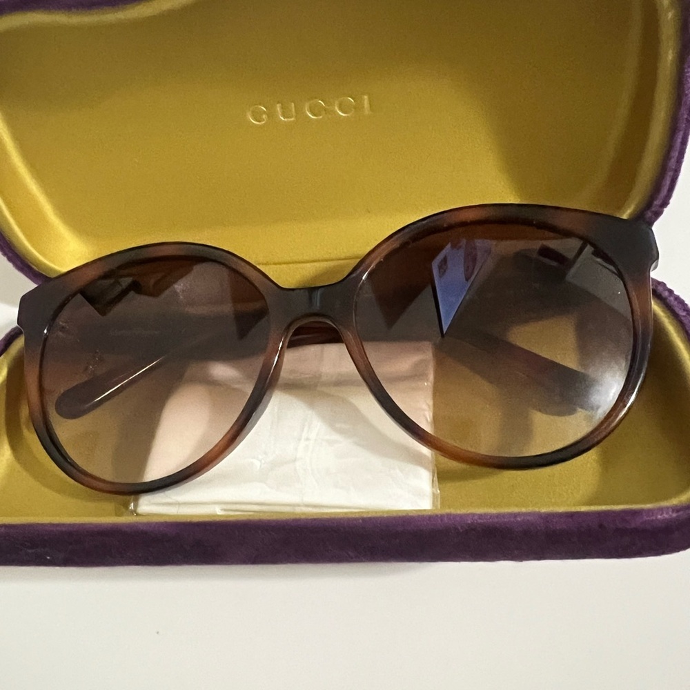 Tortoise Shell Sunglasses - Picture 5 of 6